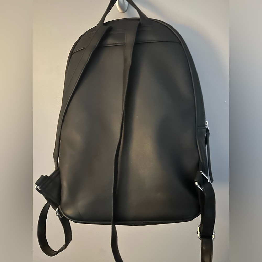 Backpack - Picture 2 of 4